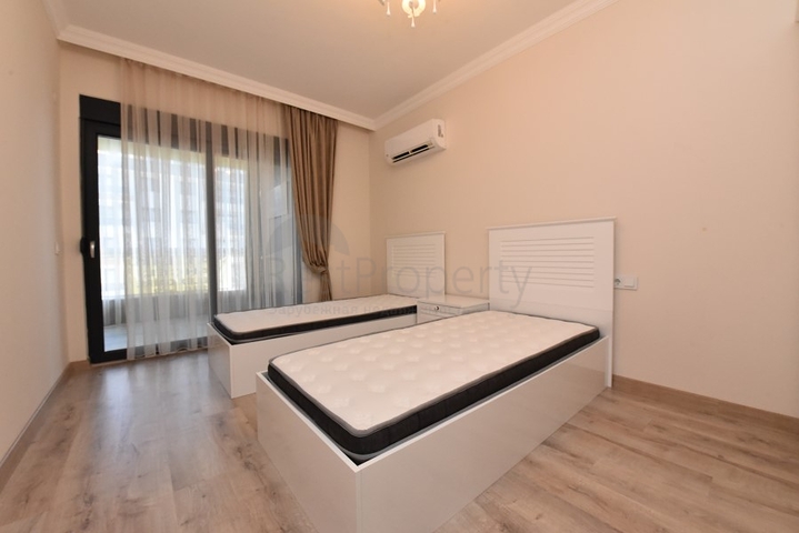 دوبلكس فاخرة ضمن مجمع خمس نجوم في اوبا / الانيا 