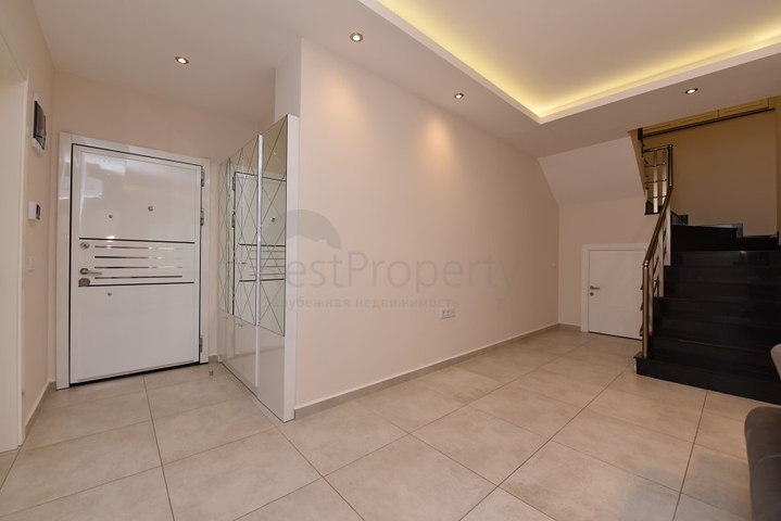 دوبلكس فاخرة ضمن مجمع خمس نجوم في اوبا / الانيا 