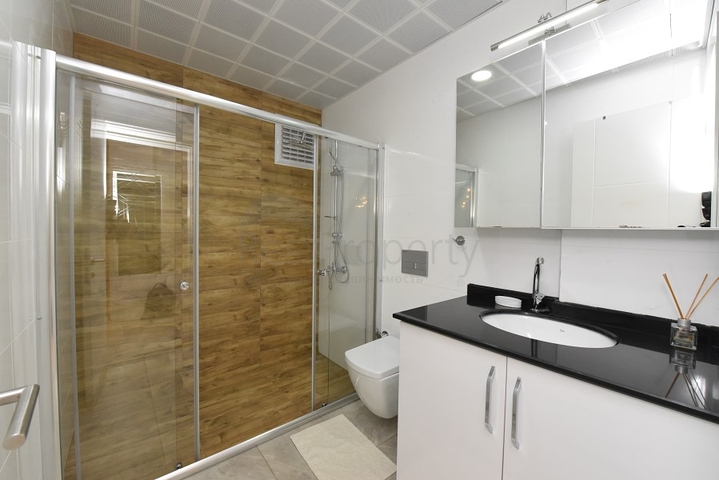 دوبلكس فاخرة ضمن مجمع خمس نجوم في اوبا / الانيا 