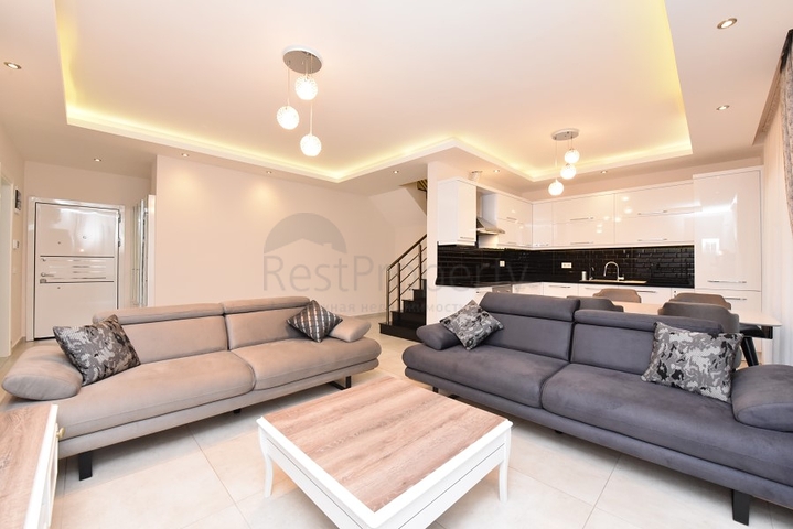 دوبلكس فاخرة ضمن مجمع خمس نجوم في اوبا / الانيا 