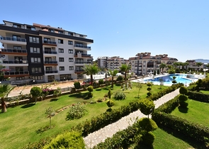 دوبلكس فاخرة ضمن مجمع خمس نجوم في اوبا / الانيا 