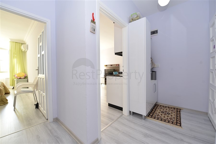 في مركز مدينة الانيا - شقة مفروشة بتصميم غرفة نوم وصالة للبيع من المالك 