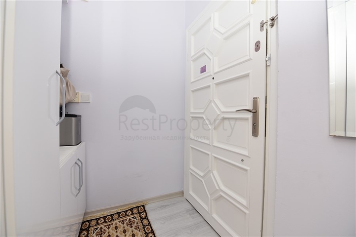 في مركز مدينة الانيا - شقة مفروشة بتصميم غرفة نوم وصالة للبيع من المالك 