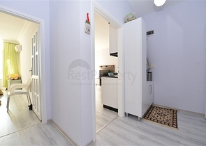 في مركز مدينة الانيا - شقة مفروشة بتصميم غرفة نوم وصالة للبيع من المالك 