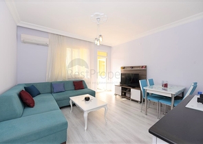 في مركز مدينة الانيا - شقة مفروشة بتصميم غرفة نوم وصالة للبيع من المالك 