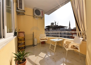 في مركز مدينة الانيا - شقة مفروشة بتصميم غرفة نوم وصالة للبيع من المالك 