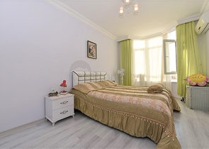 في مركز مدينة الانيا - شقة مفروشة بتصميم غرفة نوم وصالة للبيع من المالك 