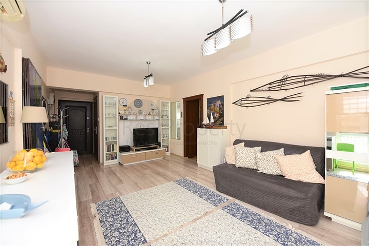 قريبة من البحر - شقة غرفة وصالة مفروشة للبيع في الانيا 