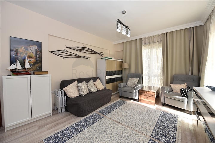 قريبة من البحر - شقة غرفة وصالة مفروشة للبيع في الانيا 