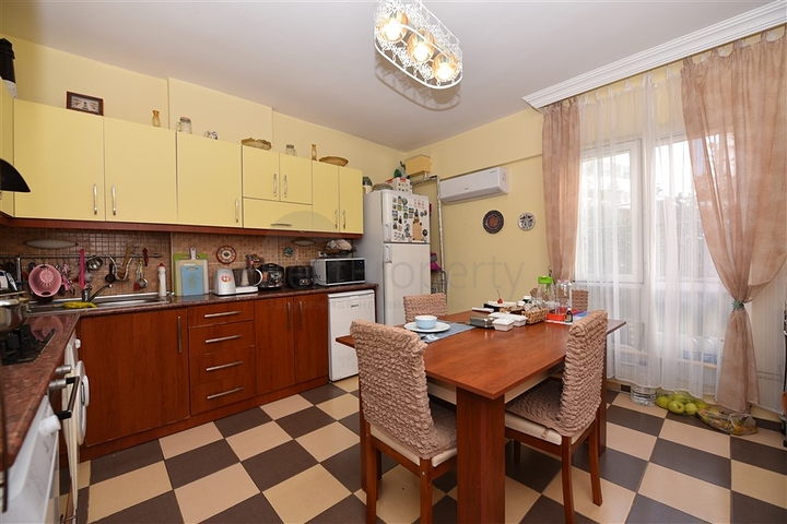 قريبة من البحر - شقة غرفة وصالة مفروشة للبيع في الانيا 