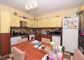 قريبة من البحر - شقة غرفة وصالة مفروشة للبيع في الانيا 