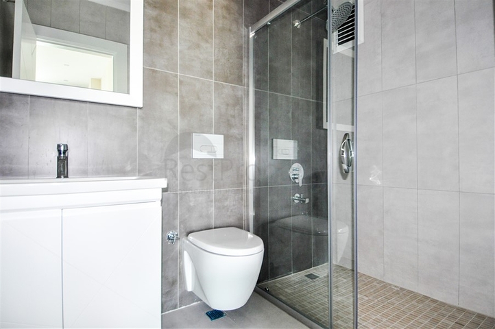 شقة ثلاث غرف وصالة فاخرة ضمن مركز مدينة الانيا