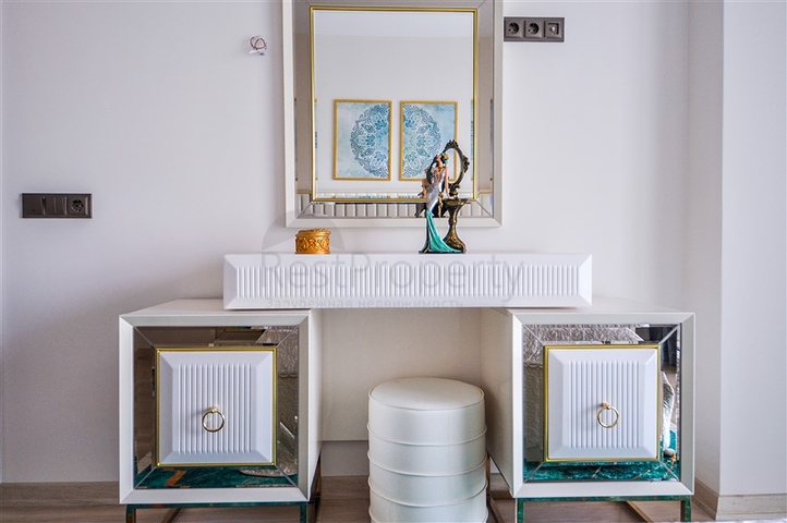 شقة ثلاث غرف وصالة فاخرة ضمن مركز مدينة الانيا