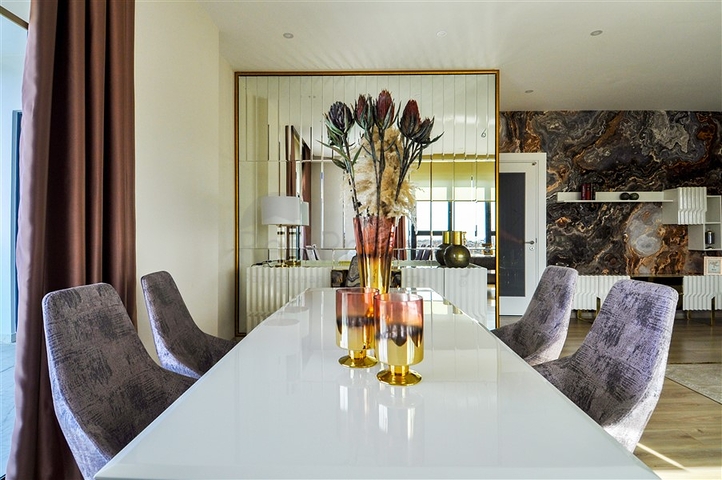 شقة ثلاث غرف وصالة فاخرة ضمن مركز مدينة الانيا