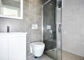 شقة ثلاث غرف وصالة فاخرة ضمن مركز مدينة الانيا