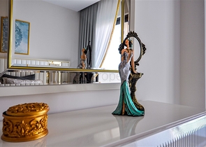 شقة ثلاث غرف وصالة فاخرة ضمن مركز مدينة الانيا