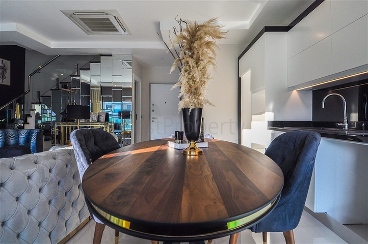 لعشاق الرفاهية والذوق الرفيع - دوبلكس فاخرة ضمن مجمع خمس نجوم في الانيا 