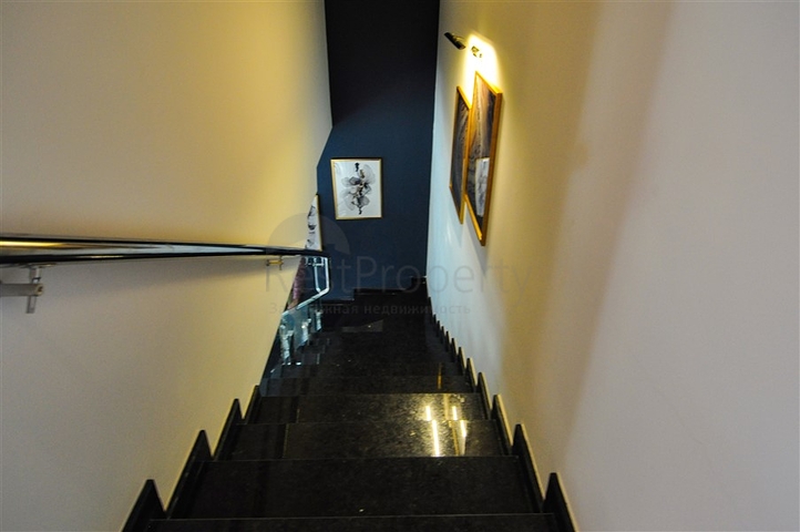 لعشاق الرفاهية والذوق الرفيع - دوبلكس فاخرة ضمن مجمع خمس نجوم في الانيا 