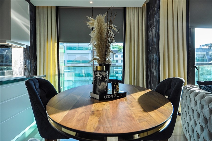 لعشاق الرفاهية والذوق الرفيع - دوبلكس فاخرة ضمن مجمع خمس نجوم في الانيا 