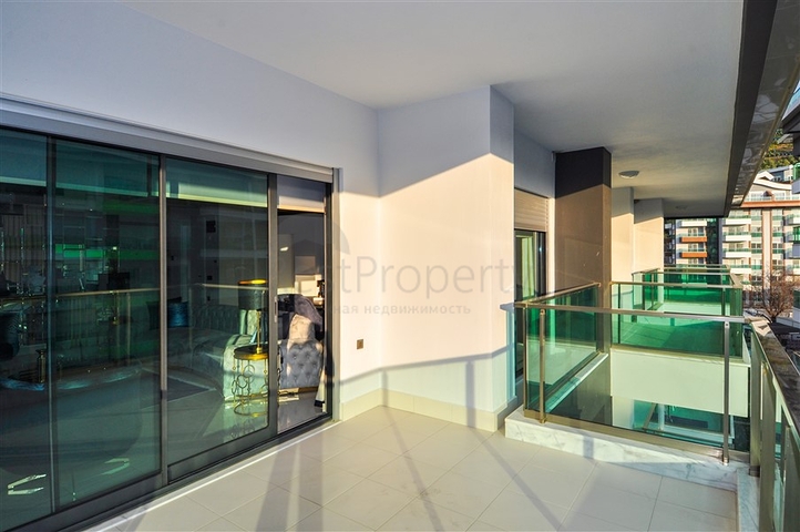 لعشاق الرفاهية والذوق الرفيع - دوبلكس فاخرة ضمن مجمع خمس نجوم في الانيا 