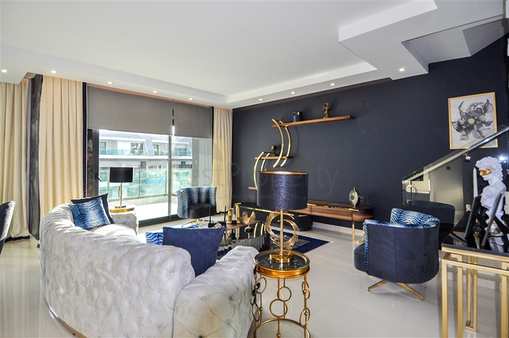 لعشاق الرفاهية والذوق الرفيع - دوبلكس فاخرة ضمن مجمع خمس نجوم في الانيا 