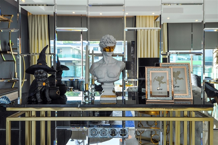 لعشاق الرفاهية والذوق الرفيع - دوبلكس فاخرة ضمن مجمع خمس نجوم في الانيا 