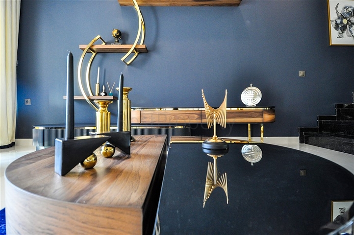 لعشاق الرفاهية والذوق الرفيع - دوبلكس فاخرة ضمن مجمع خمس نجوم في الانيا 