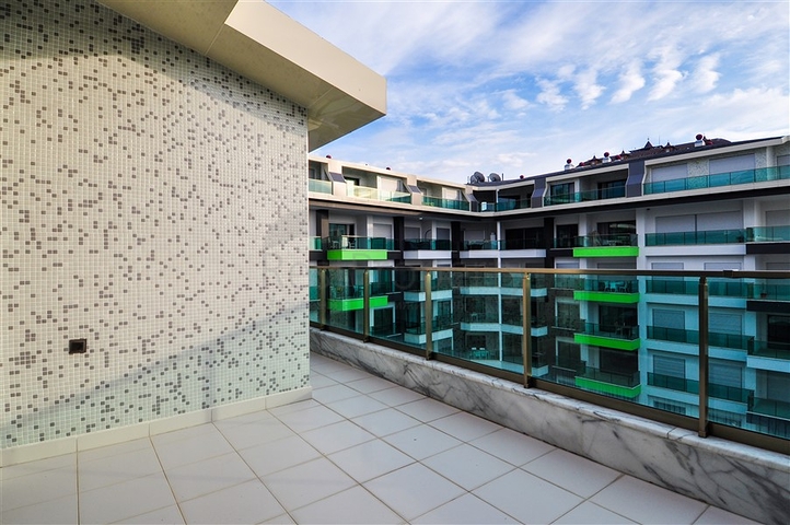 لعشاق الرفاهية والذوق الرفيع - دوبلكس فاخرة ضمن مجمع خمس نجوم في الانيا 