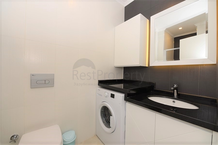 شقة 1 + 1 للإيجار في مجمع جيد الصيانة.