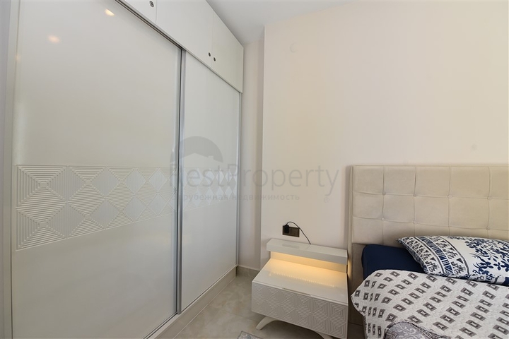 شقة 1 + 1 للإيجار في مجمع جيد الصيانة.