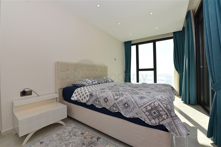 شقة 1 + 1 للإيجار في مجمع جيد الصيانة.