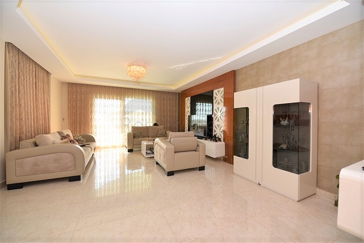 دوبلكس ثلاث غرف وصالة مفروشة - مع تراس واسع باطلالة ساحرة في مهموتلار / الانيا 