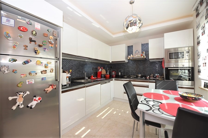 دوبلكس ثلاث غرف وصالة مفروشة - مع تراس واسع باطلالة ساحرة في مهموتلار / الانيا 