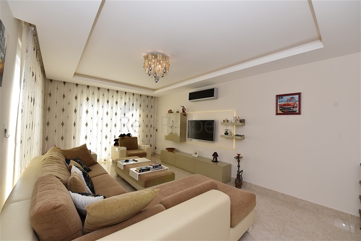 دوبلكس ثلاث غرف وصالة مفروشة - مع تراس واسع باطلالة ساحرة في مهموتلار / الانيا 