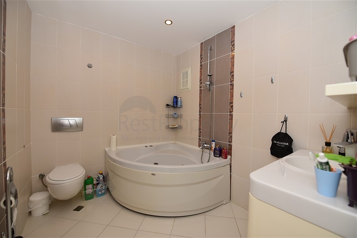 دوبلكس ثلاث غرف وصالة مفروشة - مع تراس واسع باطلالة ساحرة في مهموتلار / الانيا 