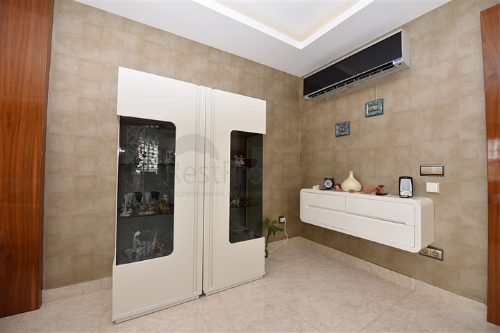 دوبلكس ثلاث غرف وصالة مفروشة - مع تراس واسع باطلالة ساحرة في مهموتلار / الانيا 