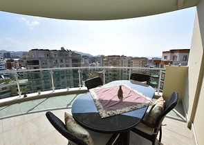 دوبلكس ثلاث غرف وصالة مفروشة - مع تراس واسع باطلالة ساحرة في مهموتلار / الانيا 