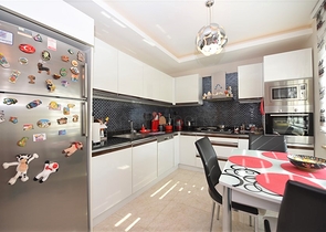 دوبلكس ثلاث غرف وصالة مفروشة - مع تراس واسع باطلالة ساحرة في مهموتلار / الانيا 