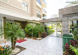 شقة 2 + 1 في منطقة هورما كونيالتي أنطاليا