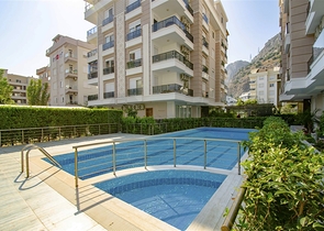 شقة 2 + 1 في منطقة هورما كونيالتي أنطاليا