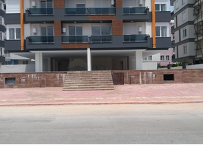 محلين للبيع في منطقة ليمان في كونيالتي