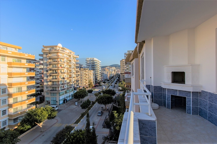 ضمن مجمع سكني اول خط على البحر - 3 غرف وصالة بسعر مميز في مهموتلار / الانيا 