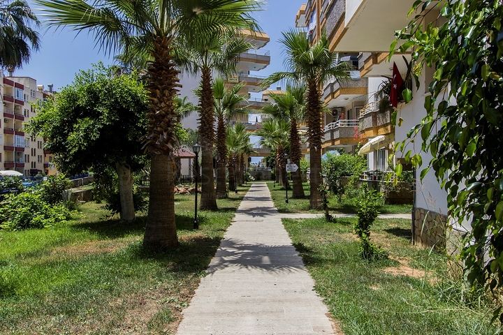 ضمن مجمع سكني اول خط على البحر - 3 غرف وصالة بسعر مميز في مهموتلار / الانيا 