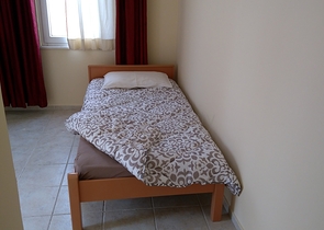 ضمن مجمع سكني اول خط على البحر - 3 غرف وصالة بسعر مميز في مهموتلار / الانيا 