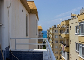 ضمن مجمع سكني اول خط على البحر - 3 غرف وصالة بسعر مميز في مهموتلار / الانيا 