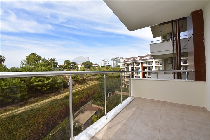 شقة غرفة وصالة ضمن مجمع خمس نوم في افسلار / الانيا 