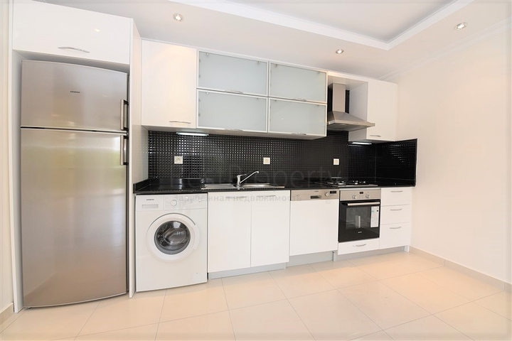 شقة غرفة وصالة ضمن مجمع خمس نوم في افسلار / الانيا 