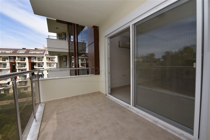 شقة غرفة وصالة ضمن مجمع خمس نوم في افسلار / الانيا 