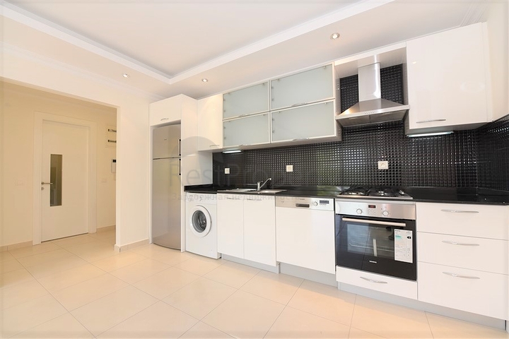 شقة غرفة وصالة ضمن مجمع خمس نوم في افسلار / الانيا 