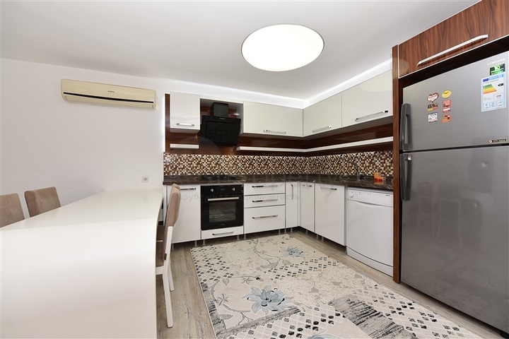 دوبلكس فاخرة - ثلاث غرف وصالة مفروشة - في مهوتلار / الانيا 